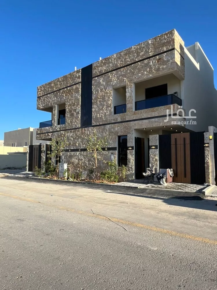فيلا للبيع في شارع أحمد بن الحسن الأنصاري, حي المهدية, مدينة الرياض, منطقة الرياض صورة 3