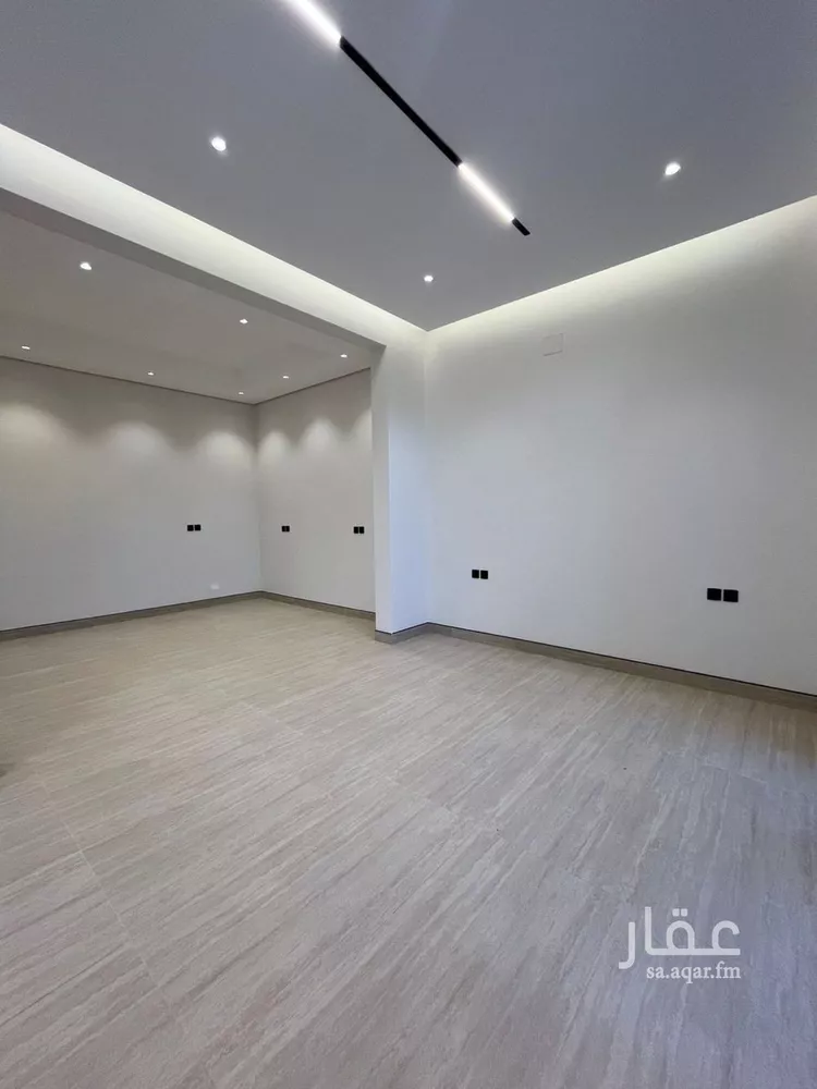 فيلا للبيع في شارع أبي الشيخ الأصبهاني, حي المهدية, مدينة الرياض, منطقة الرياض 11