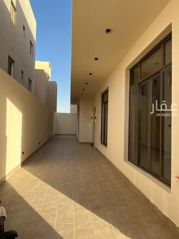 فيلا للبيع في شارع محمد بن أحمد الغزوي, حي المهدية, مدينة الرياض, منطقة الرياض صورة 5