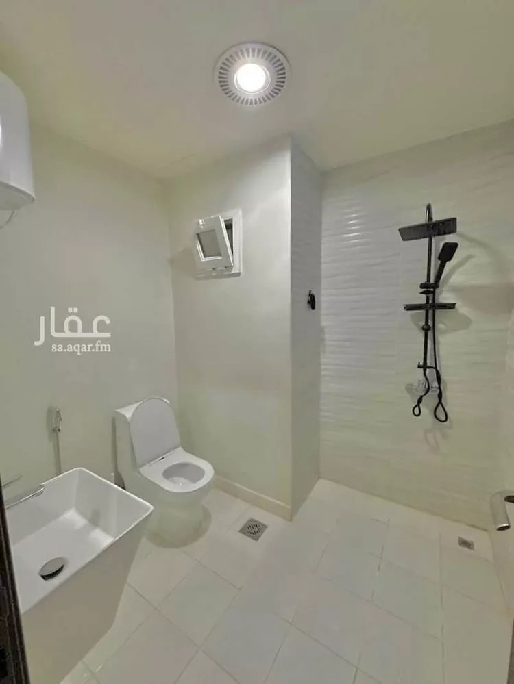 فيلا للإيجار في شارع عبدالرحمن العمادي ، حي مطار الملك خالد الدولي ، الرياض ، منطقة الرياض صورة 3