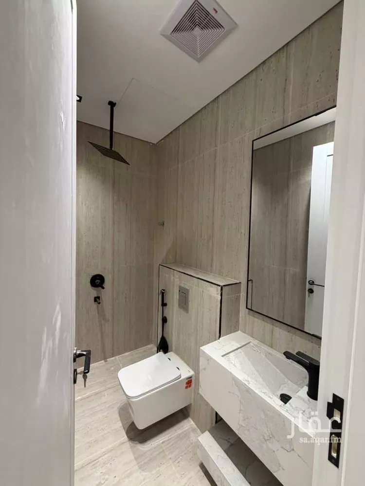 شقة للبيع في شارع عبدالله بن دخيل, حي عكاظ, مدينة الرياض, منطقة الرياض صورة 2