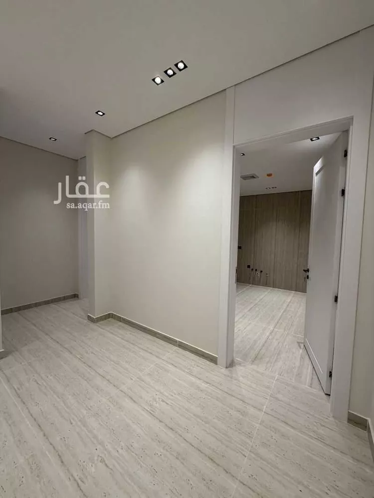 شقة للبيع في شارع عبدالله بن دخيل, حي عكاظ, مدينة الرياض, منطقة الرياض 7