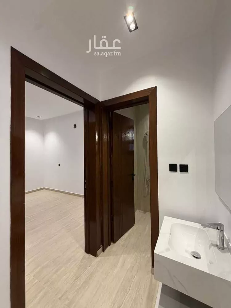 شقة للبيع في شارع محمد الجمدي, حي عكاظ, مدينة الرياض, منطقة الرياض صورة 3