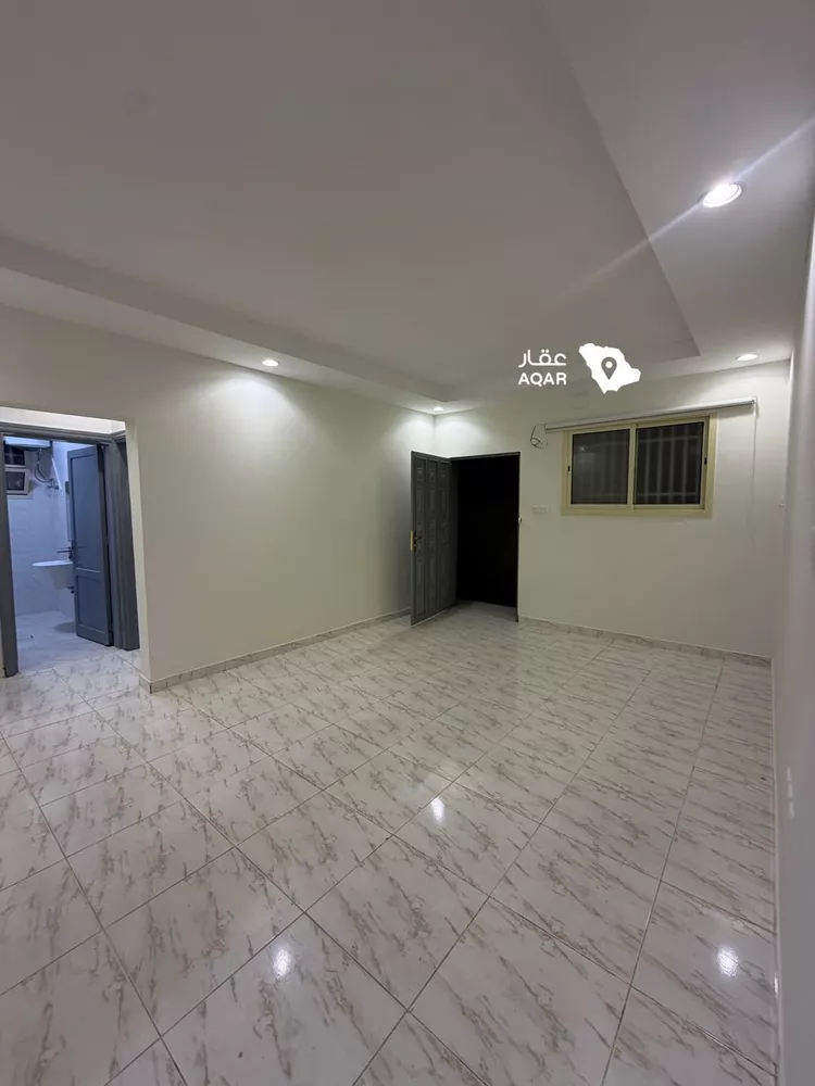 Building for Rent in Riyadh Al Marwah صورة 2