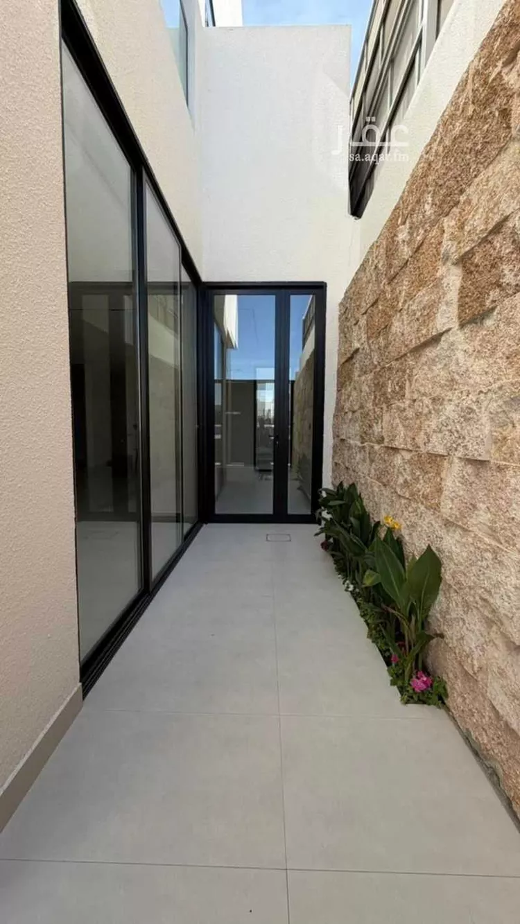 دور للبيع في شارع وجدة, حي الإزدهار, مدينة الرياض, منطقة الرياض صورة 4