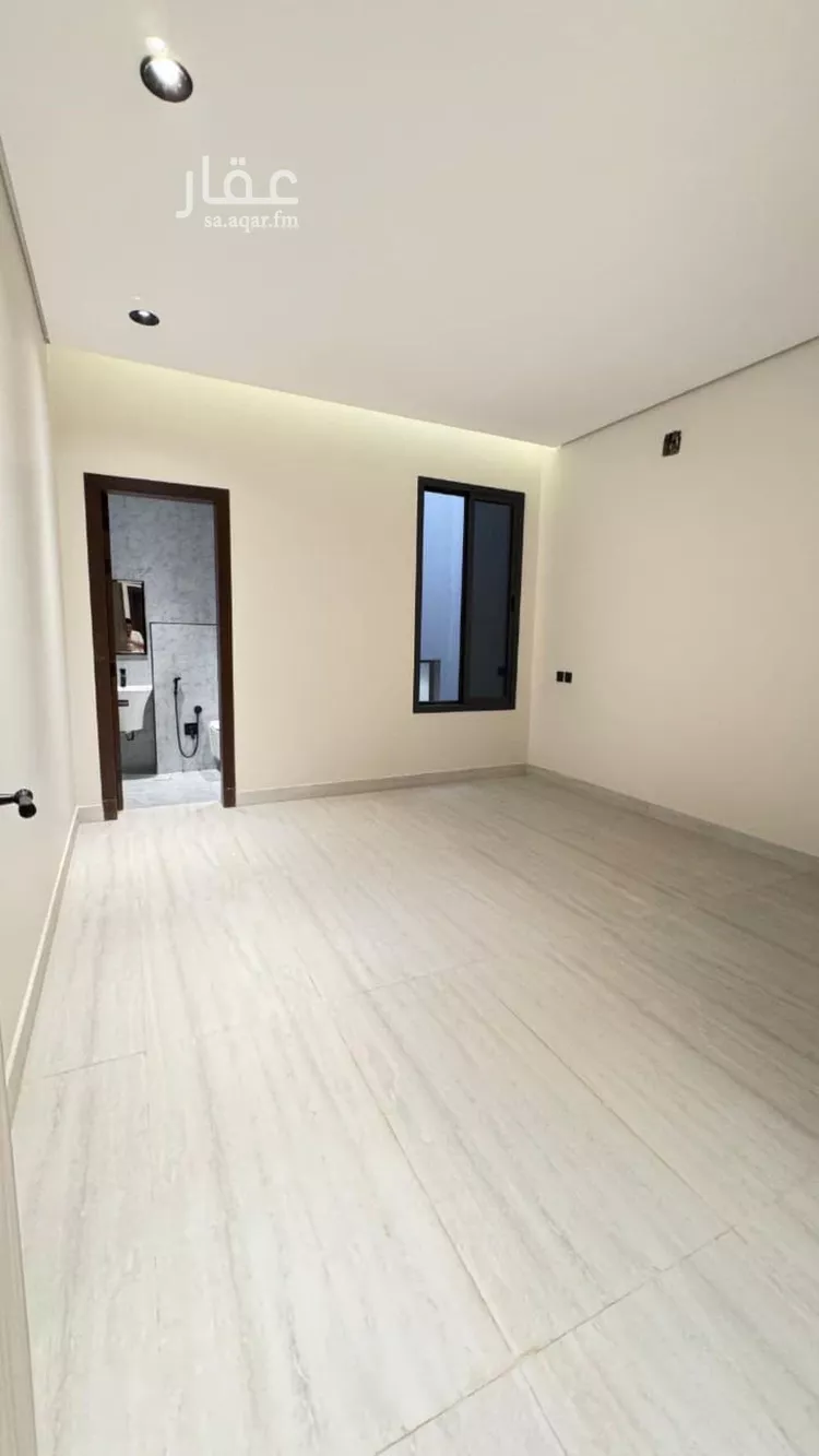 Floor for Sale in Riyadh Ar Rimal 9