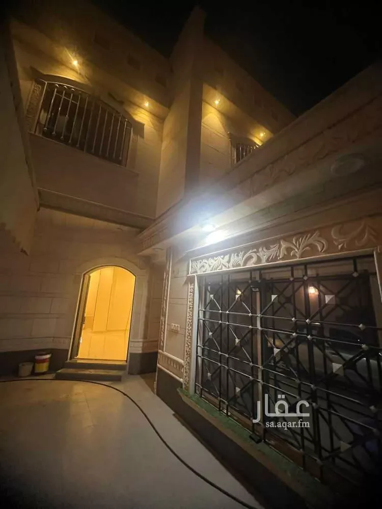فيلا للبيع في شارع مجد الدين بن الأثير, حي عكاظ, مدينة الرياض, منطقة الرياض صورة 5