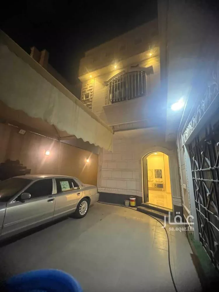 فيلا للبيع في شارع مجد الدين بن الأثير, حي عكاظ, مدينة الرياض, منطقة الرياض صورة 3
