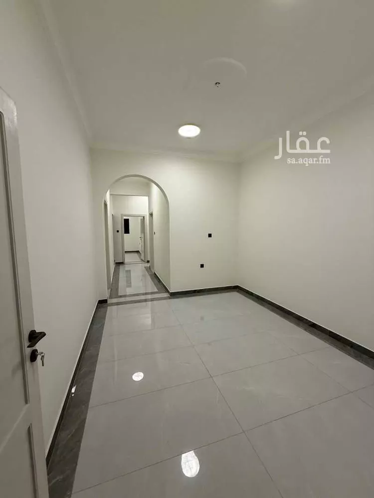 عمارة للإيجار في شارع طريق الامير عبدالعزيز بن مساعد, حي بدنة, مدينة عرعر, منطقة الحدود الشماليه صورة 4