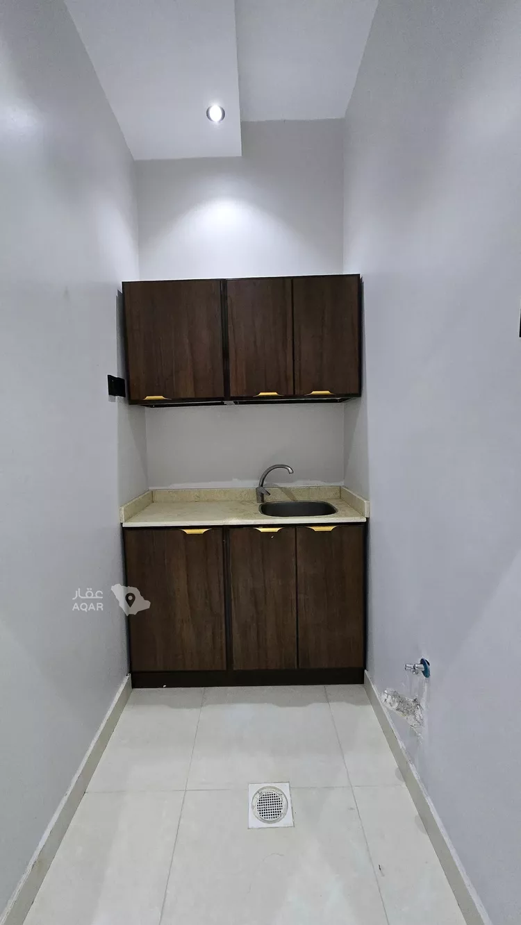 شقة للإيجار في شارع عبدالرحمن بن عزاز, حي الشهداء, مدينة الرياض, منطقة الرياض 8