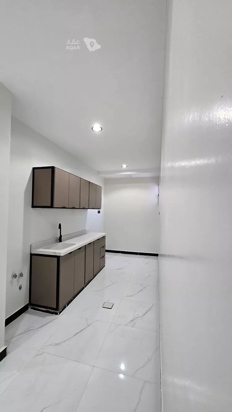 شقة للإيجار في شارع عبدالرحمن بن عزاز, حي الشهداء, مدينة الرياض, منطقة الرياض 4