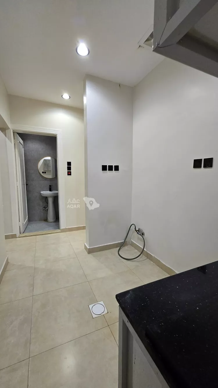 شقة للإيجار في شارع عبدالرحمن بن عزاز, حي الشهداء, مدينة الرياض, منطقة الرياض 9