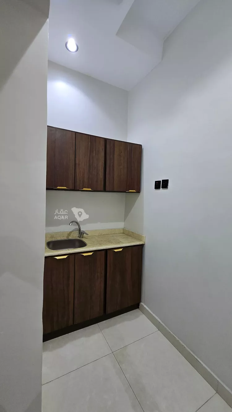 شقة للإيجار في شارع عبدالرحمن بن عزاز, حي الشهداء, مدينة الرياض, منطقة الرياض 6