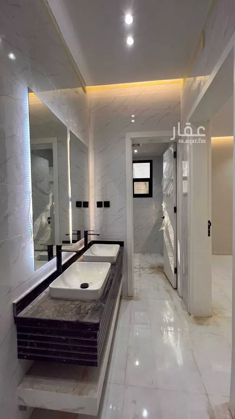 فيلا للبيع في شارع عبدالله ابن الياس, حي القادسية الثانى, مدينة تبوك, منطقة تبوك صورة 3