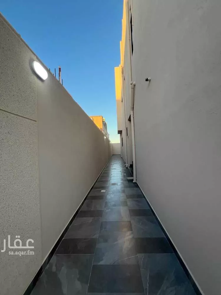 فيلا للبيع في شارع الكمال بن طلحه, حي الصفاء, مدينة تبوك, منطقة تبوك صورة 3
