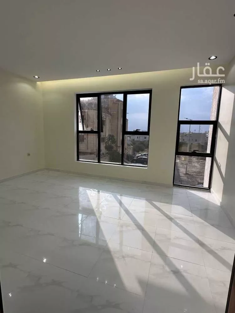 شقة للبيع في شارع ابي حنيفة الدينوري, حي اليرموك, مدينة خميس مشيط, منطقة عسير صورة 2