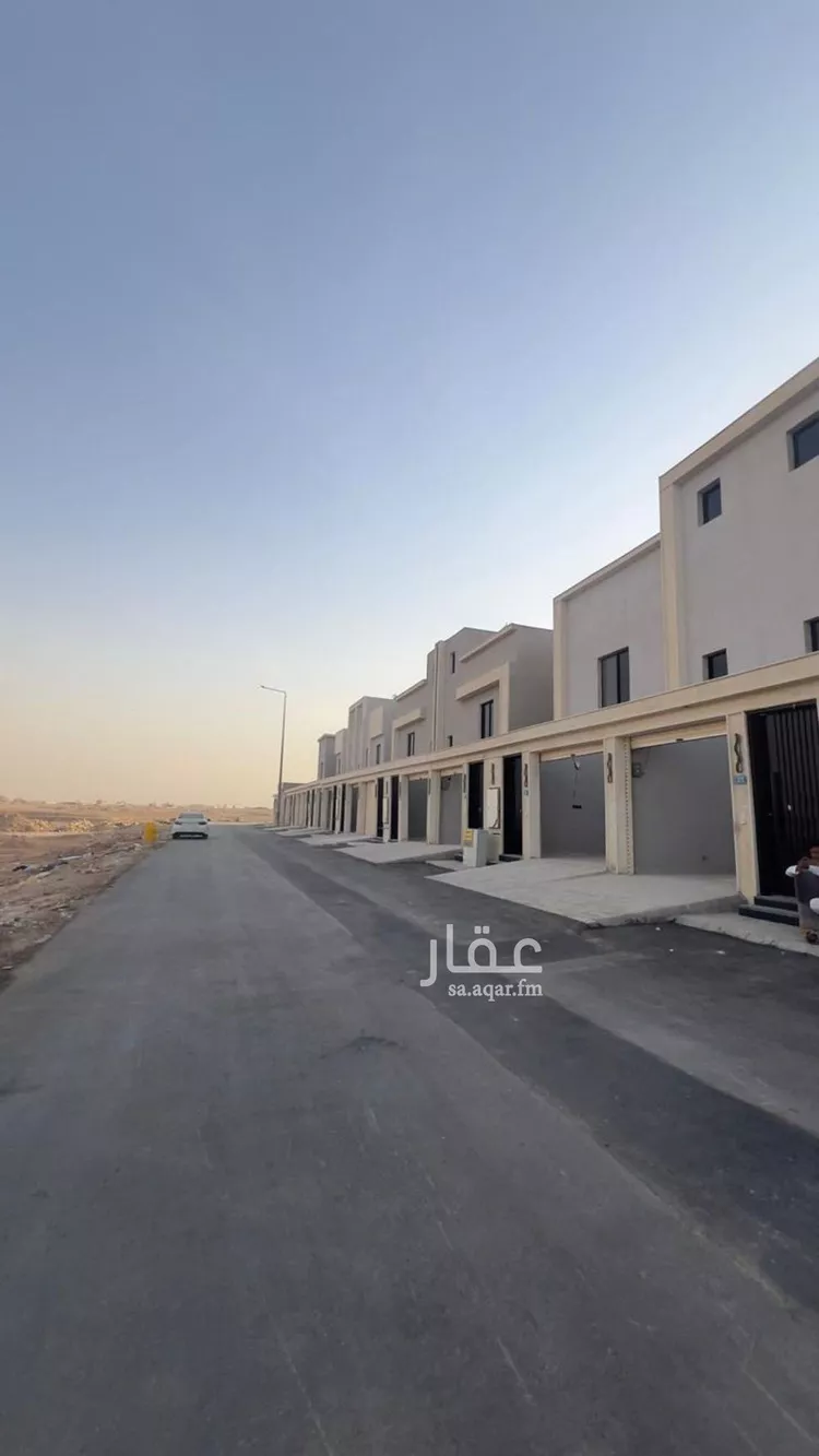 دور للبيع في شارع محمد الكارزيني, حي بدر, مدينة الرياض, منطقة الرياض صورة 3