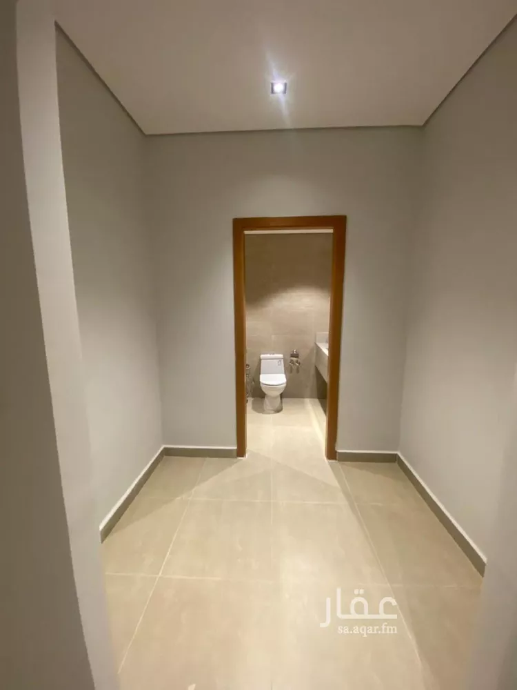 فيلا للإيجار في شارع حجر بن حنظلة, حي مطار الملك خالد الدولي, مدينة الرياض, منطقة الرياض