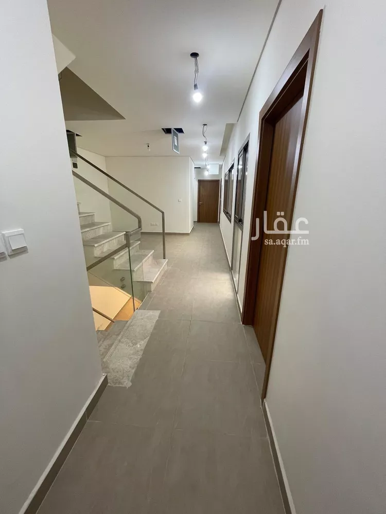 فيلا للإيجار في شارع 580, حي مطار الملك خالد الدولي, مدينة الرياض, منطقة الرياض صورة 2