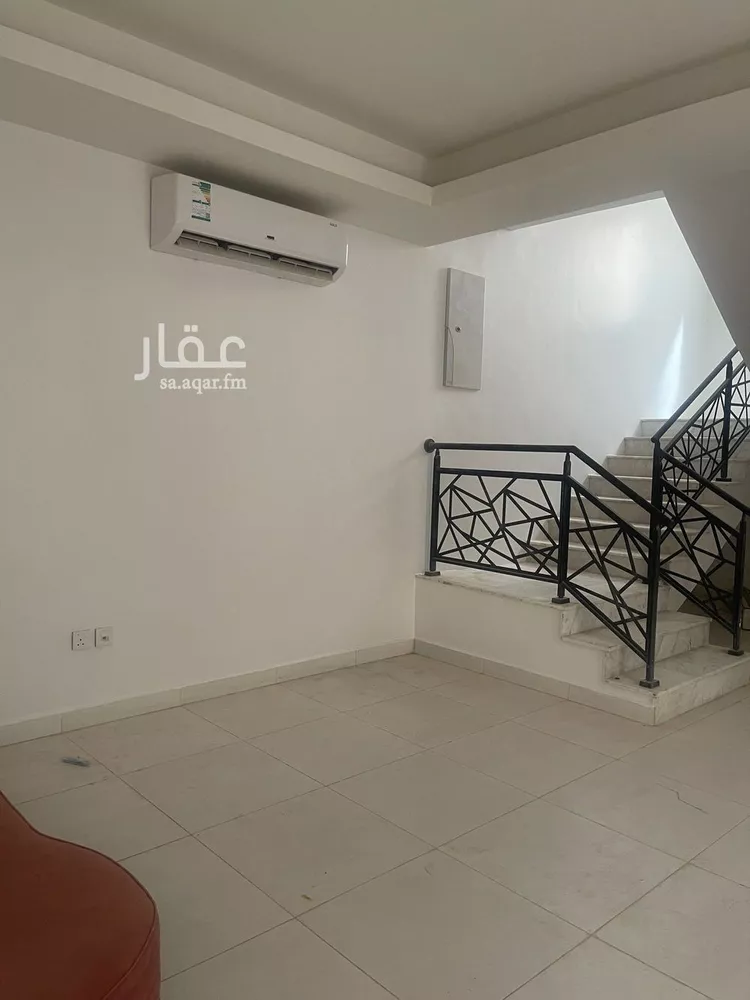 فيلا للبيع في شارع 580, حي مطار الملك خالد الدولي, مدينة الرياض, منطقة الرياض صورة 2