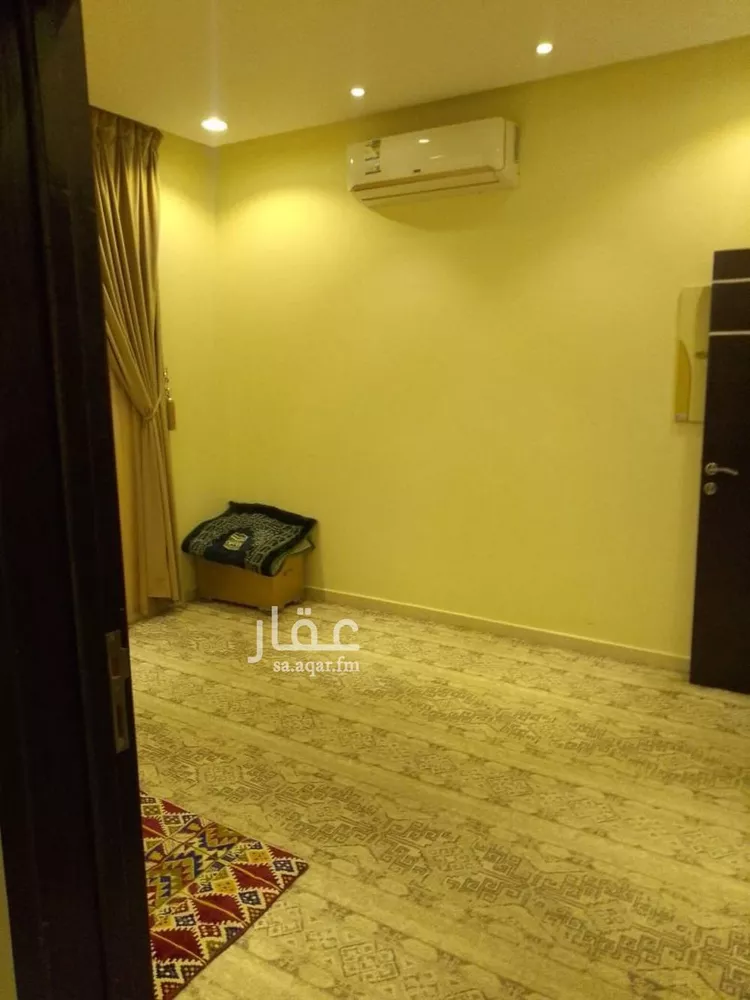 فيلا للإيجار في شارع عبدالله بن صدقة, حي المهدية, مدينة الرياض, منطقة الرياض صورة 2