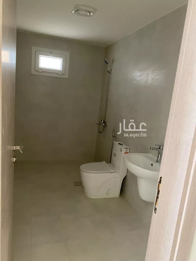 فيلا للإيجار في شارع 580, حي مطار الملك خالد الدولي, مدينة الرياض, منطقة الرياض صورة 3