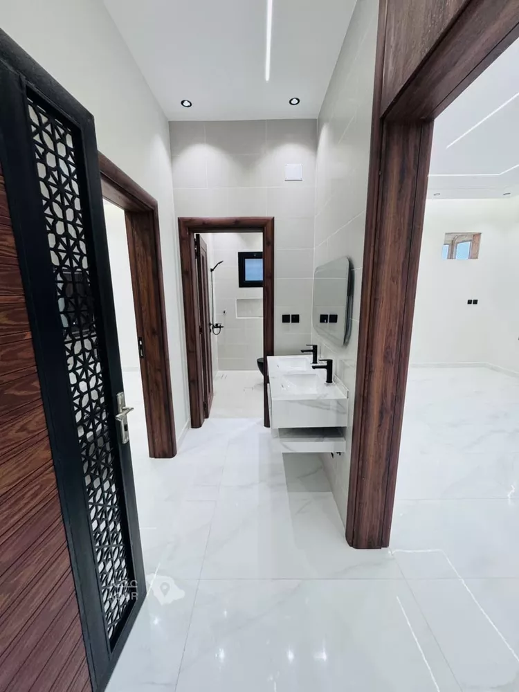 Floor for Sale in Jazan As Suways 3