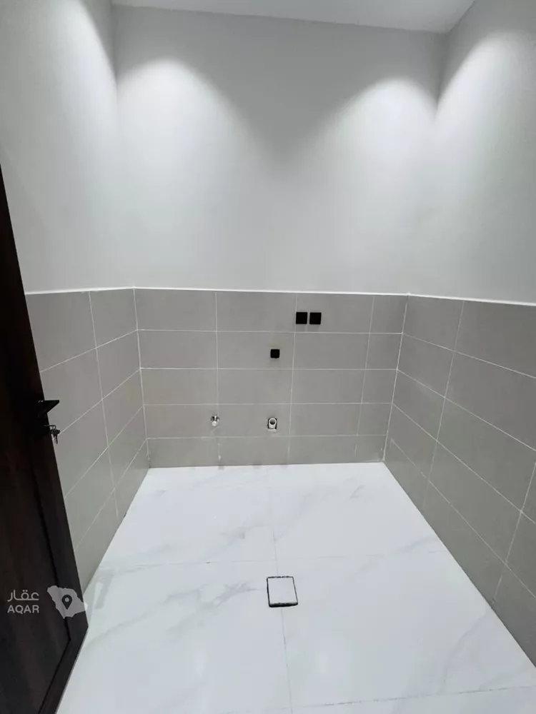 Floor for Sale in Jazan As Suways 2