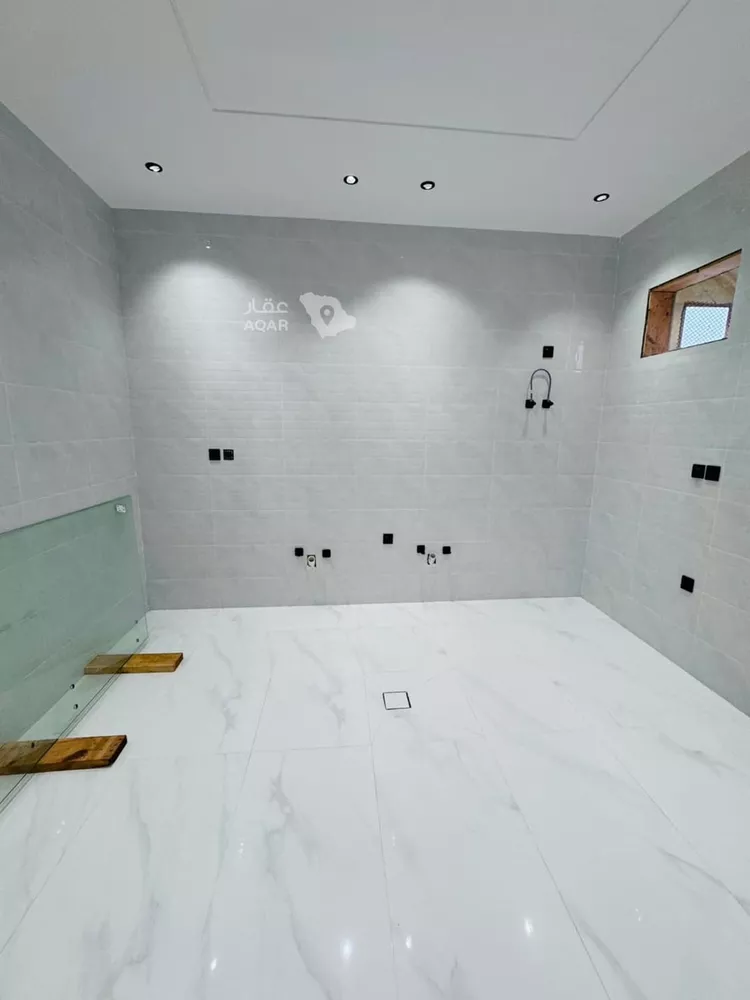 Floor for Sale in Jazan As Suways 12