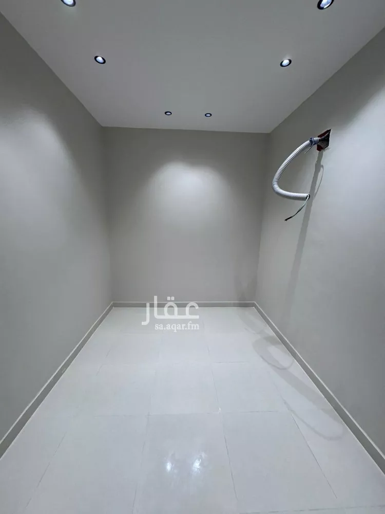 شقة للبيع في شارع ابي القاسم, حي الإسكان, مدينة صامطه, منطقة جازان صورة 5