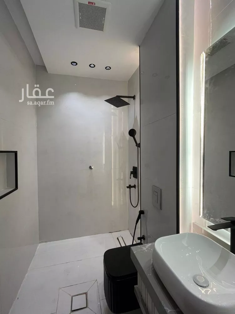 شقة للبيع في شارع صفية بنت عبدالمطلب, حي الرحاب 1, مدينة جازان, منطقة جازان صورة 5