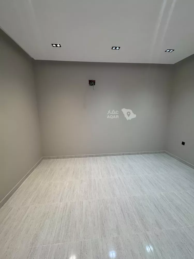 Floor for Sale in Jazan As Suways 19