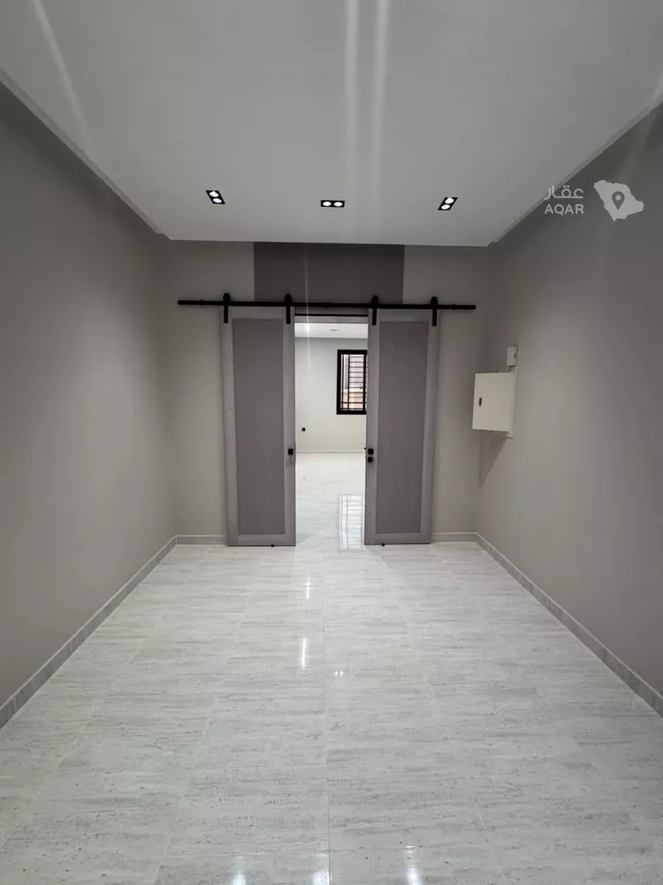 Floor for Sale in Jazan As Suways 13