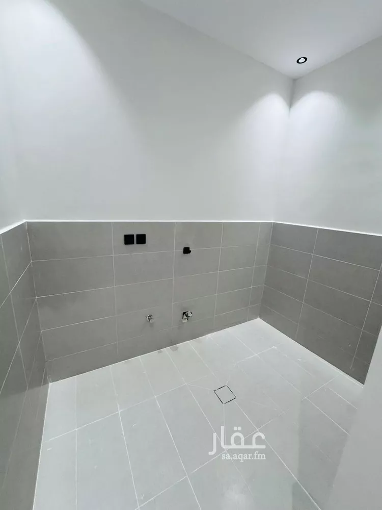 Floor for Sale in Jazan As Suways 16