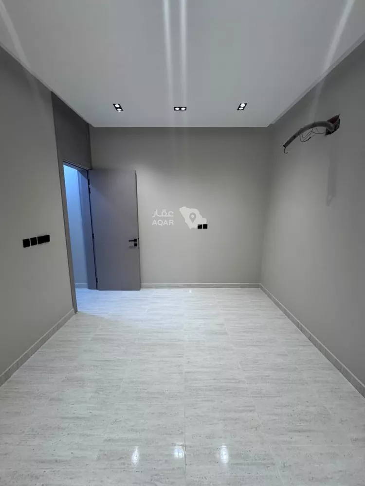 Floor for Sale in Jazan As Suways 11