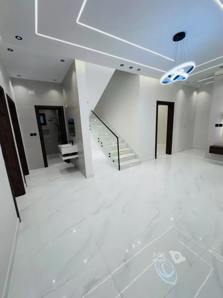 Floor for Sale in Jazan As Suways 7