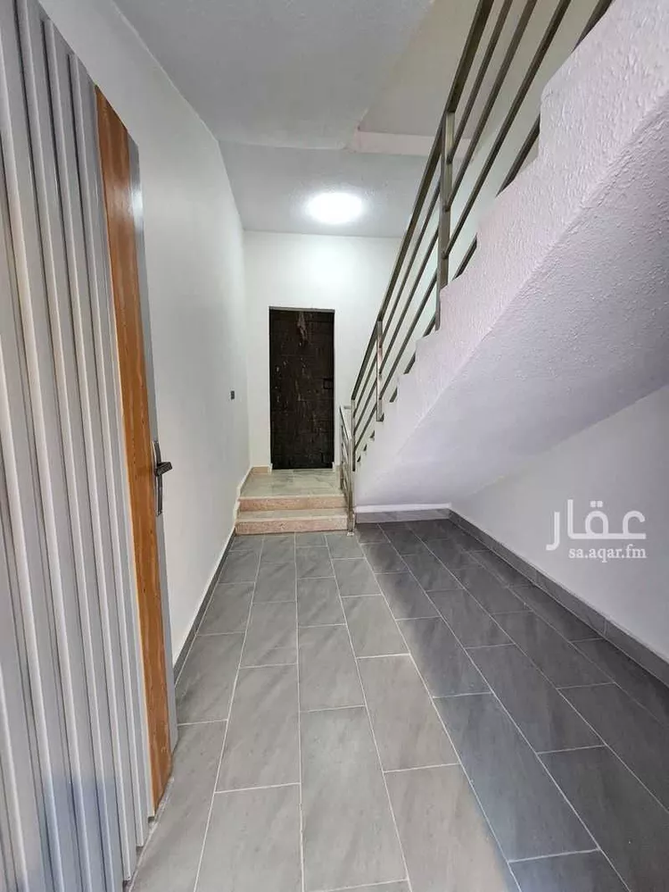 دور للبيع في شارع أكمل القرشي, حي بدر, مدينة الرياض, منطقة الرياض صورة 2