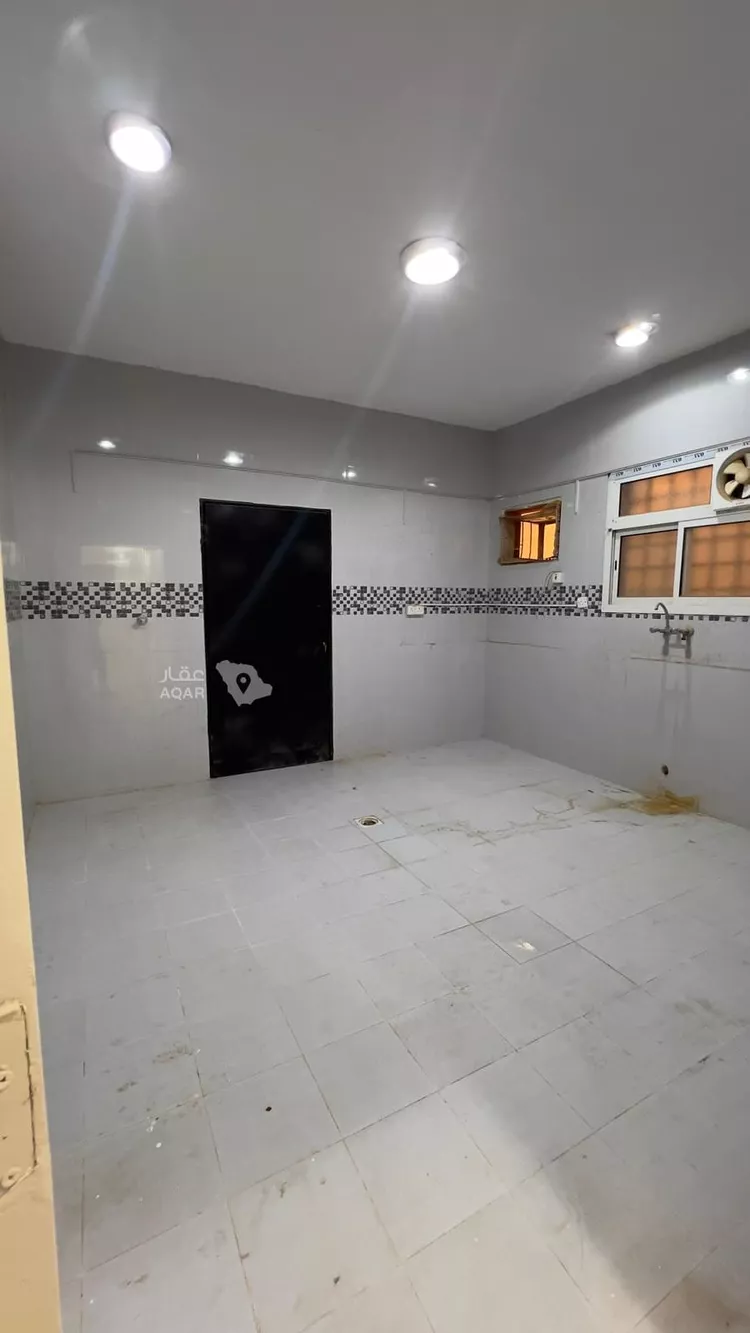 فيلا للإيجار في شارع عبدالجواد المنوفي, حي طويق, مدينة الرياض, منطقة الرياض 12