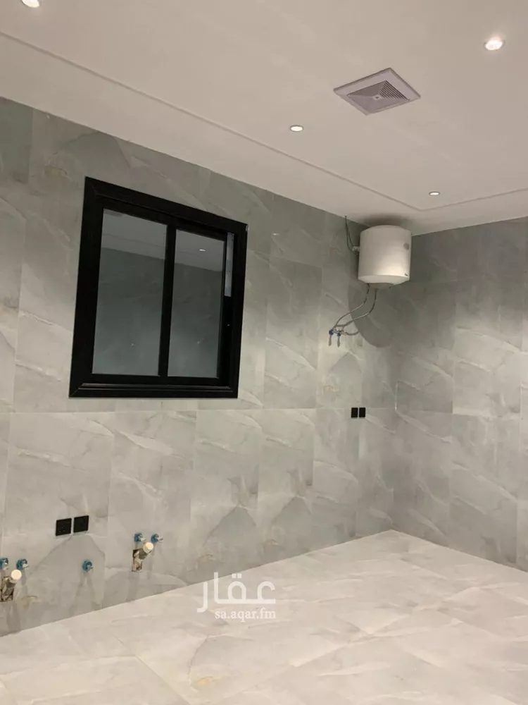 Floor for Sale in Riyadh Al Janadriyah 11