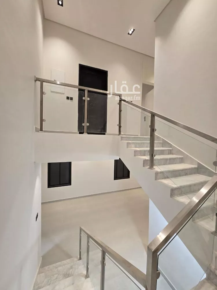 Floor for Sale in Riyadh Al Janadriyah 6