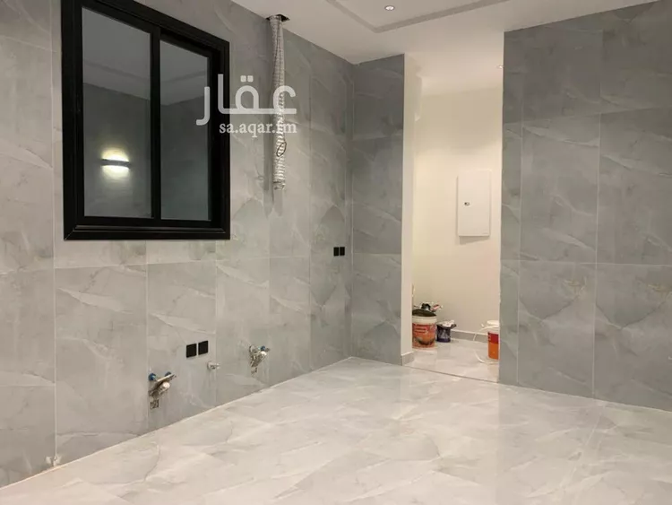 Floor for Sale in Riyadh Al Janadriyah 10