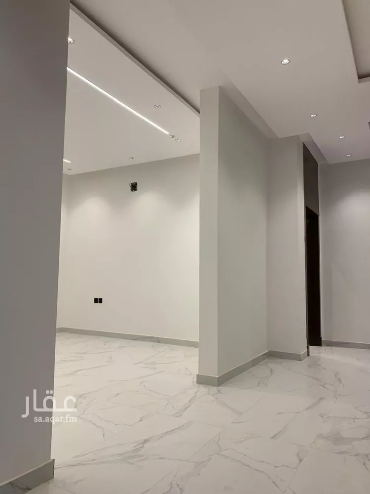 Floor for Sale in Riyadh Al Janadriyah 14