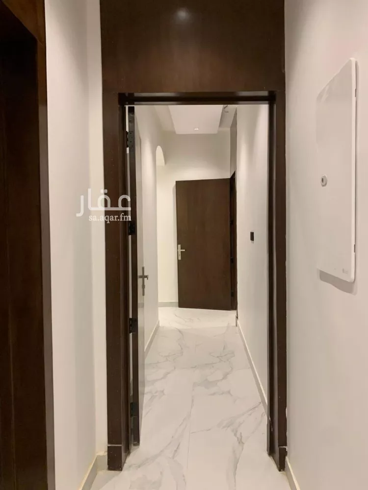 Floor for Sale in Riyadh Al Janadriyah 6