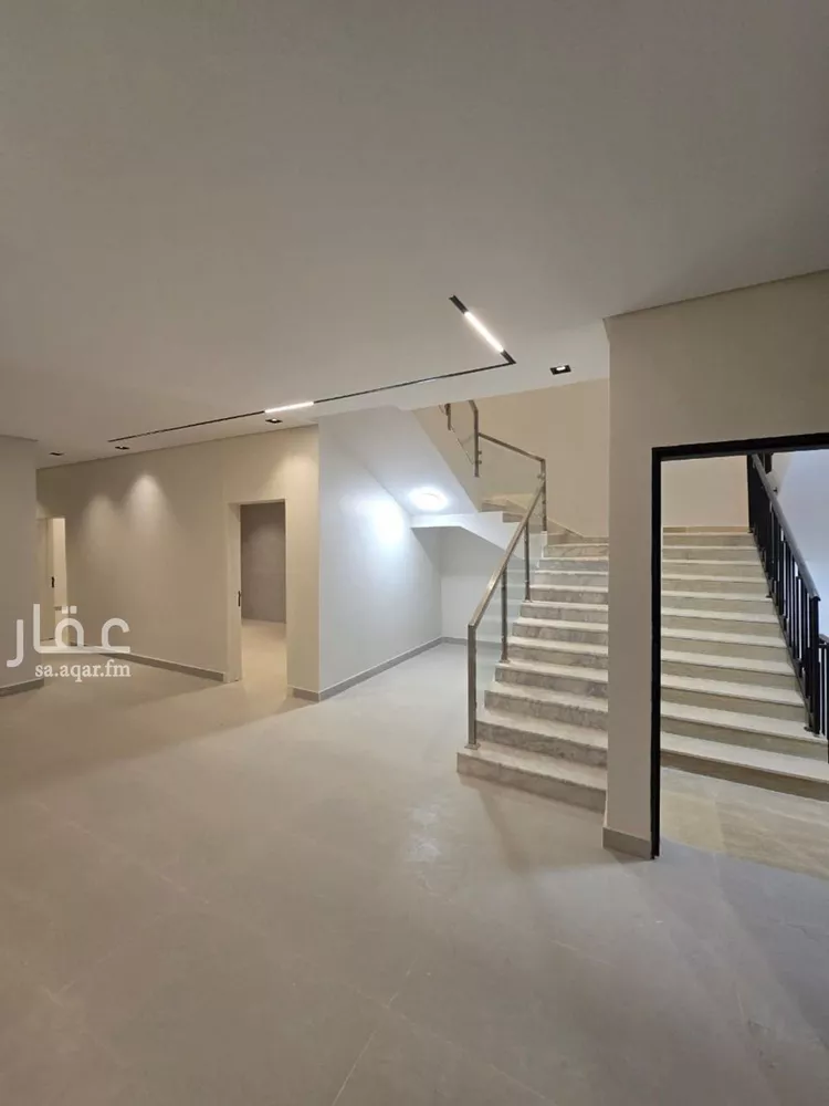 Floor for Sale in Riyadh Al Janadriyah 9