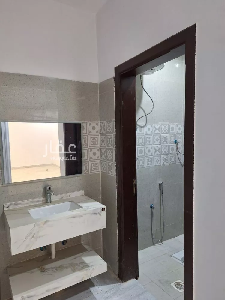 دور للبيع في شارع البحره, حي الدار البيضاء, مدينة الرياض, منطقة الرياض صورة 3