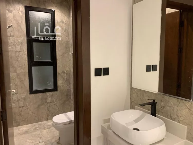 Floor for Sale in Riyadh Al Janadriyah 7