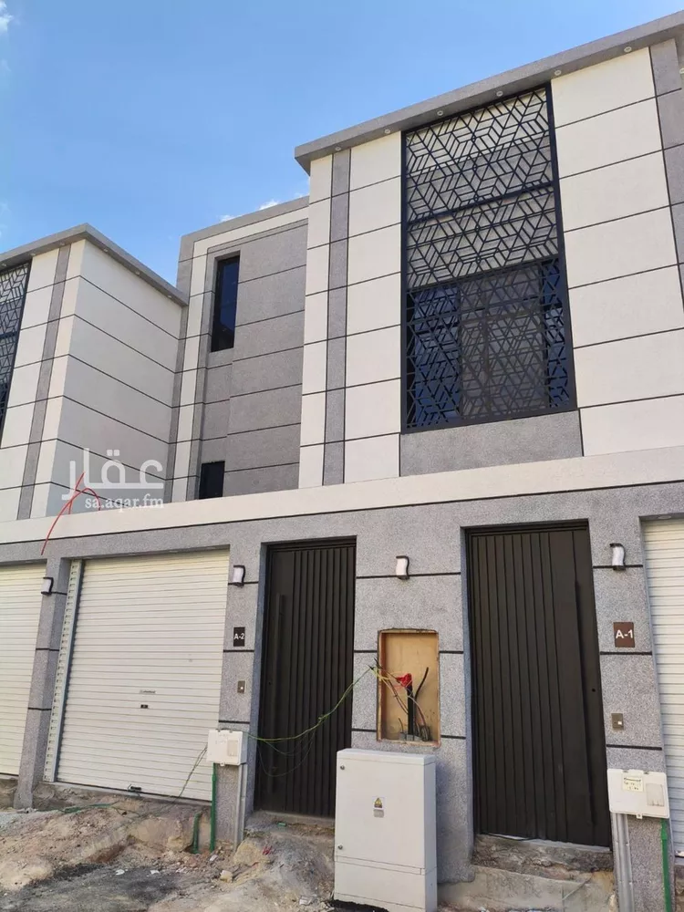 دور للبيع في شارع عوالي, حي شبرا, مدينة الرياض, منطقة الرياض