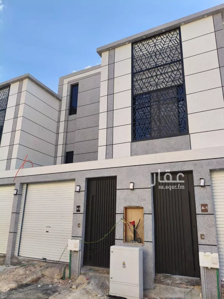 دور للبيع في شارع عوالي, حي شبرا, مدينة الرياض, منطقة الرياض صورة 2