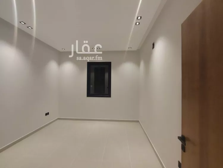 دور للبيع في شارع أحمد بن محمد العيالي, حي عكاظ, مدينة الرياض, منطقة الرياض صورة 5