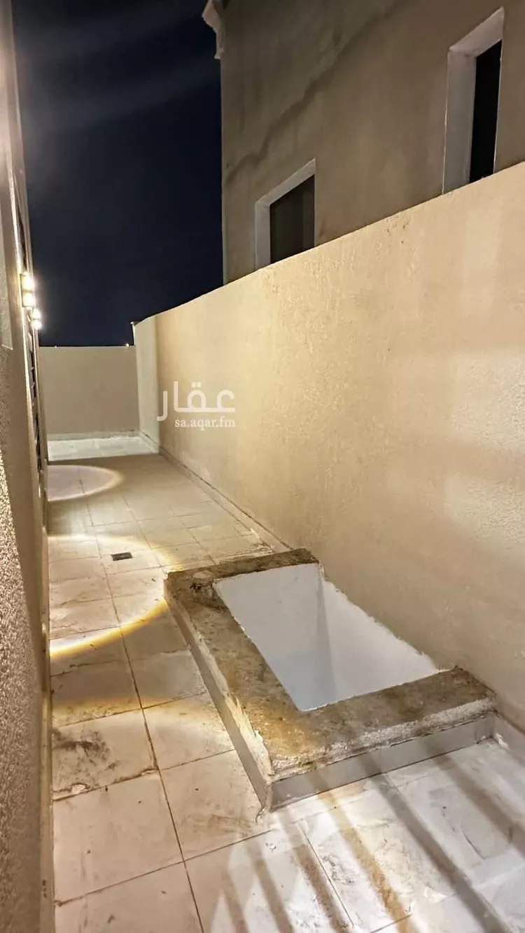 دور للبيع في شارع شارع الميناء, حي الندوة, مدينة الرياض, منطقة الرياض 18
